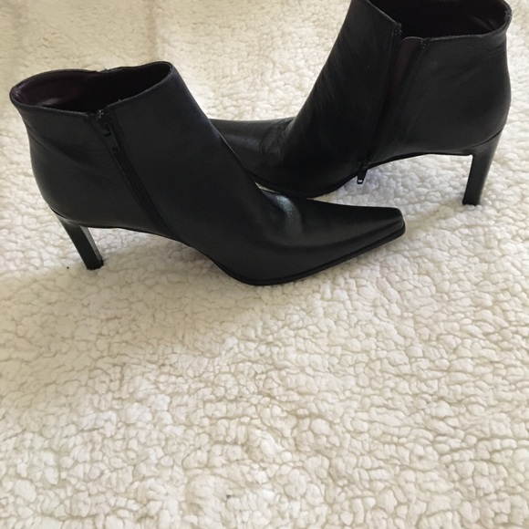 Leather Booties Made in Italy. Size 8 - Picture 2 of 8